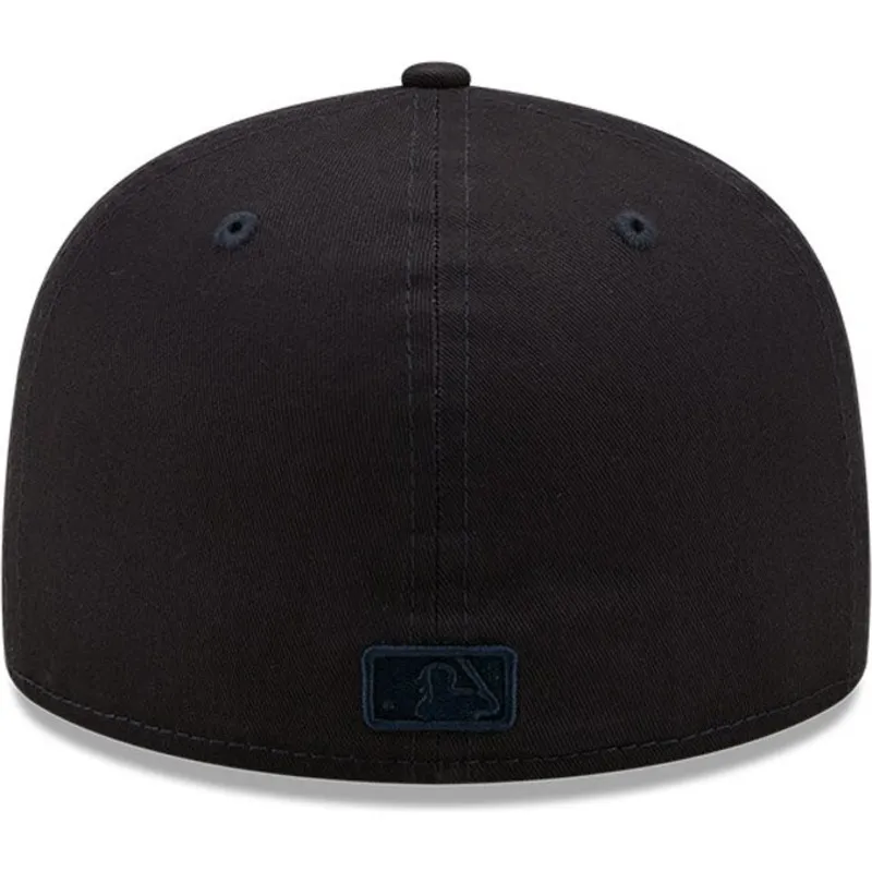 czapki-plana-granatowy-dopasowany-59fifty-league-essential-new-york-yankees-mlb-new-era czapki-plana-granatowy-dopasowany-59fifty-league-essential-new-york-yankees-mlb-new-era