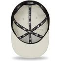 szara-dopasowana-czapka-z-plaskim-daszkiem-z-brazowym-logo-59fifty-league-essential-new-york-yankees-mlb-od-new-era