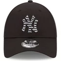 new-era-curved-brim-9forty-infill-new-york-yankees-mlb-black-adjustable-cap