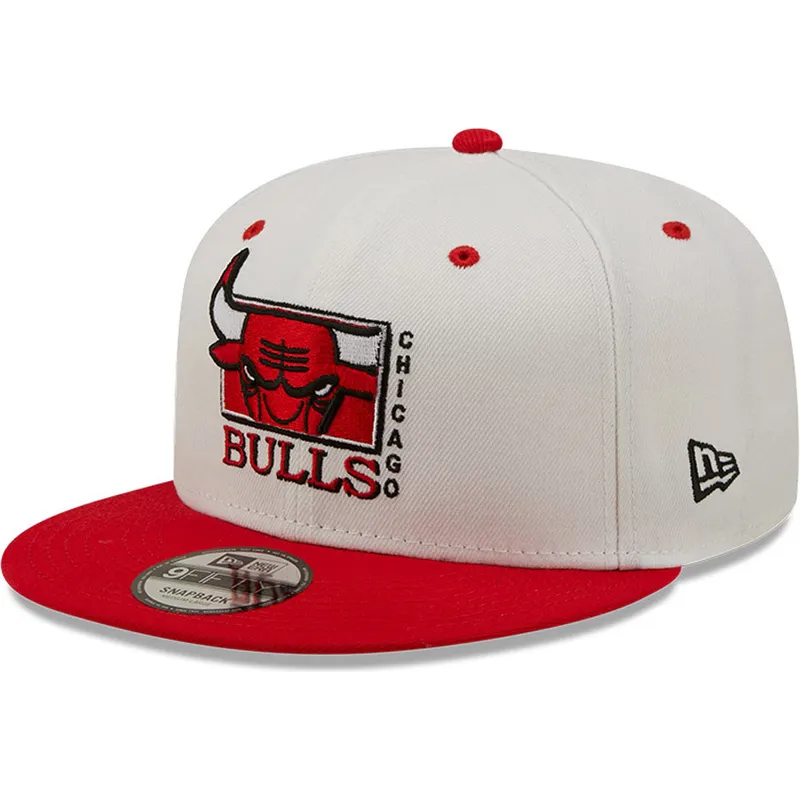 czapka-z-plaskim-daszkiem-bialo-czerwona-snapback-9fifty-white-crown-chicago-bulls-nba-new-era
