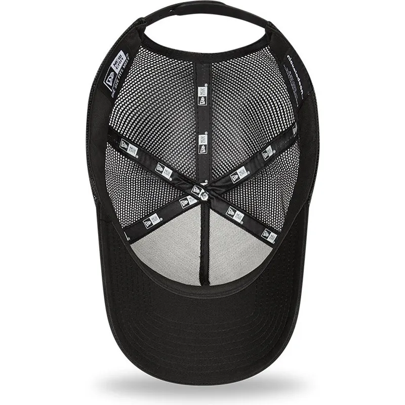 czapki-curva-czarny-snapback-a-frame-sporty-bob-esponja-new-era