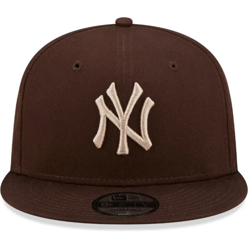 czapki-plana-brazowy-snapback-9fifty-league-essential-new-york-yankees-mlb-new-era czapki-plana-brazowy-snapback-9fifty-league-essential-new-york-yankees-mlb-new-era