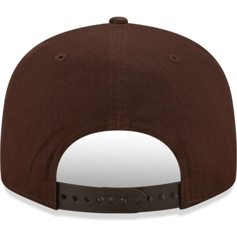 czapki-plana-brazowy-snapback-9fifty-league-essential-new-york-yankees-mlb-new-era czapki-plana-brazowy-snapback-9fifty-league-essential-new-york-yankees-mlb-new-era