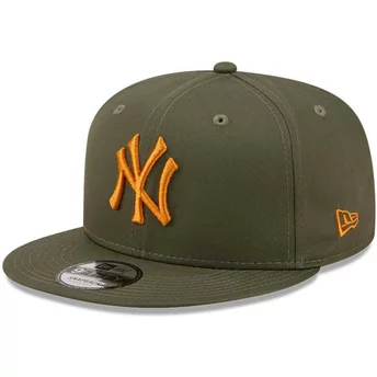 Zielona, płaska czapka snapback z pomarańczowym logo 9FIFTY League Essential New York Yankees MLB od New Era