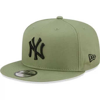 Zielona, płaska czapka snapback z czarnym logo 9FIFTY League Essential New York Yankees MLB od New Era