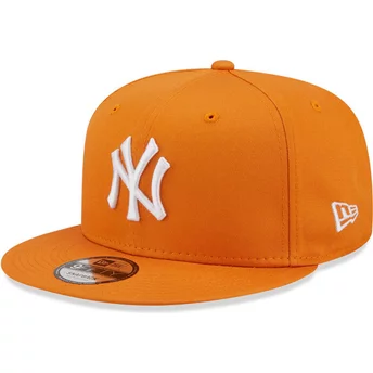 Pomarańczowa, płaska czapka snapback 9FIFTY League Essential New York Yankees MLB od New Era