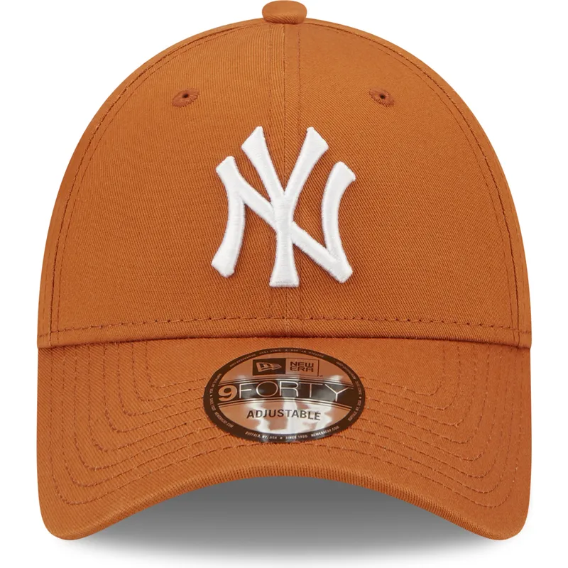 czapki-curva-brazowy-tasma-regulowana-9forty-league-essential-new-york-yankees-mlb-new-era