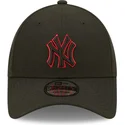czapki-curva-czarny-snapback-9forty-neon-pack-repreve-new-york-yankees-mlb-new-era