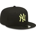 czapki-plana-czarny-snapback-9fifty-league-essential-new-york-yankees-mlb-new-era