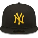 czarna-czapka-z-daszkiem-typu-snapback-z-zoltym-logo-9fifty-league-essential-new-york-yankees-mlb-od-new-era