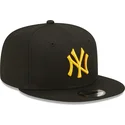 czarna-czapka-z-daszkiem-typu-snapback-z-zoltym-logo-9fifty-league-essential-new-york-yankees-mlb-od-new-era