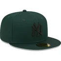 czapki-plana-zielony-dopasowany-59fifty-league-essential-new-york-yankees-mlb-new-era