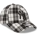 czarna-zakrzywiona-czapka-z-regulacja-z-czarnym-logo-9forty-plaid-new-york-yankees-mlb-od-new-era