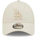 bezowa-czapka-z-zakrzywionym-daszkiem-snapback-z-bezowym-logo-9forty-repreve-los-angeles-dodgers-mlb-od-new-era