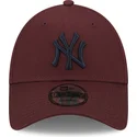 czapki-curva-czerwony-tasma-regulowana-granate-9forty-league-essential-new-york-yankees-mlb-new-era