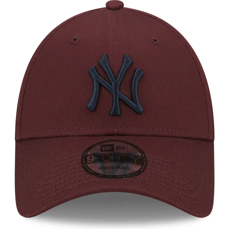 czapki-curva-czerwony-tasma-regulowana-granate-9forty-league-essential-new-york-yankees-mlb-new-era