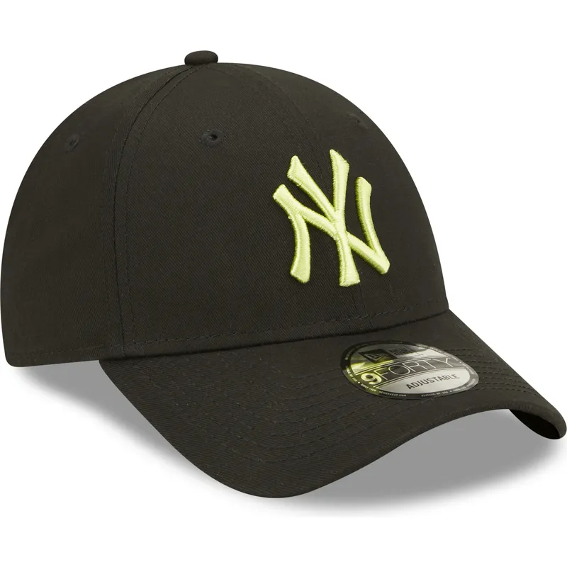 czarna-regulowana-czapka-z-zakrzywionym-daszkiem-z-zielonym-logo-9forty-league-essential-new-york-yankees-mlb-new-era