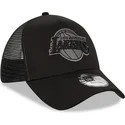 czapka-trucker-czarna-z-czarnym-logo-9forty-a-frame-tonal-los-angeles-lakers-nba-new-era