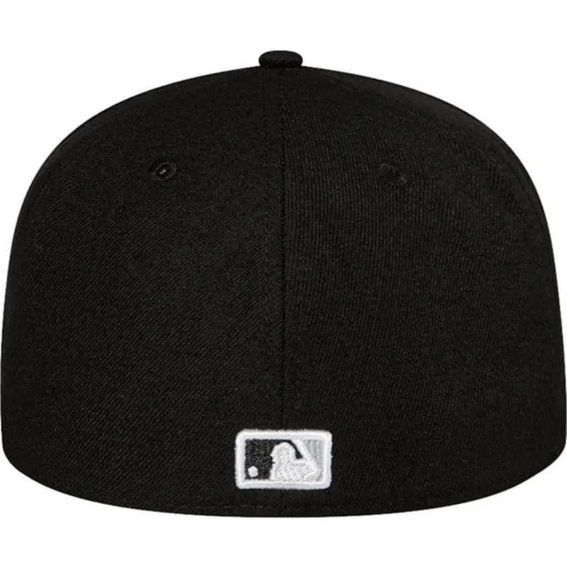 czarna-dopasowana-czapka-z-daszkiem-59fifty-authentic-on-field-game-chicago-white-sox-mlb-new-era