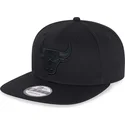 czarna-plaska-czapka-snapback-z-czarnym-logo-9fifty-chicago-bulls-nba-new-era