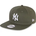 czapki-plana-zielony-snapback-9fifty-essential-new-york-yankees-mlb-new-era