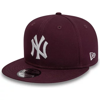 Granatowa, płaska czapka snapback 9FIFTY Essential New York Yankees MLB od New Era