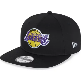 Czarna, płaska czapka snapback 9FIFTY Essential Los Angeles Lakers NBA od New Era