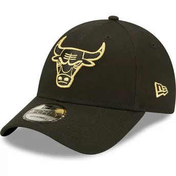 New Era Curved Brim Golden Logo 9FORTY Metallic Chicago Bulls NBA Black Adjustable Cap