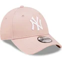 rozowa-czapka-z-zakrzywionym-daszkiem-regulowana-z-bialym-logo-9forty-league-essential-new-york-yankees-mlb-od-new-era