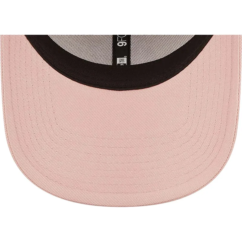 czapki-curva-roz-tasma-regulowana-9forty-league-essential-new-york-yankees-mlb-new-era czapki-curva-roz-tasma-regulowana-9forty-league-essential-new-york-yankees-mlb-new-era