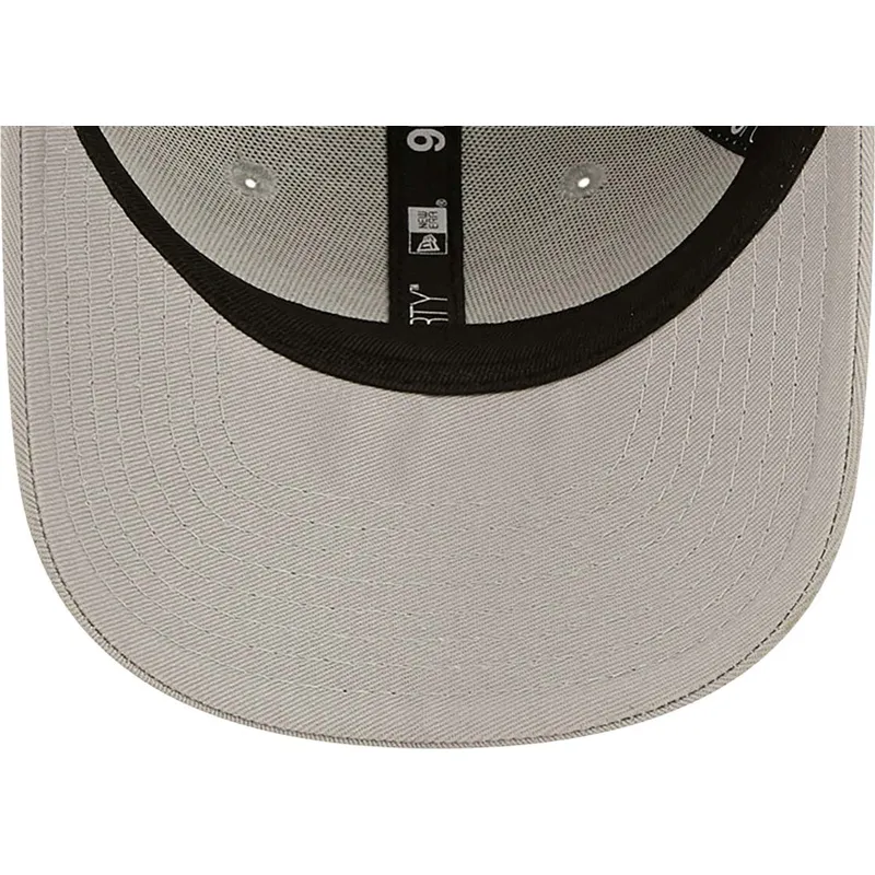 czapki-curva-bezowy-tasma-regulowana-dla-dziecka-9forty-league-essential-chicago-white-sox-mlb-new-era czapki-curva-bezowy-tasma-regulowana-dla-dziecka-9forty-league-essential-chicago-white-sox-mlb-new-era