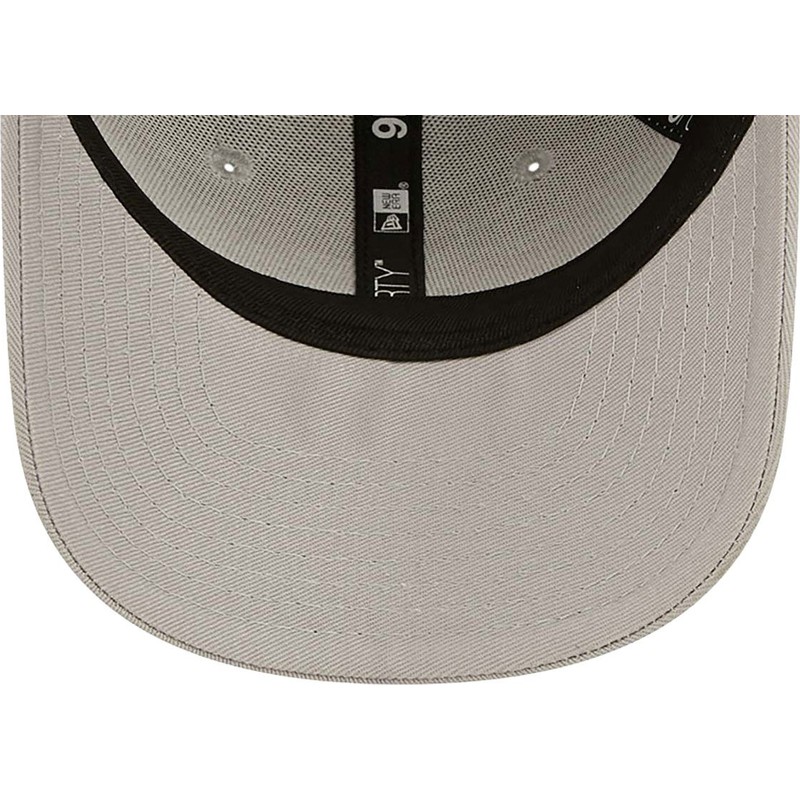 new-era-curved-brim-youth-9forty-league-essential-chicago-white-sox-mlb-beige-adjustable-cap