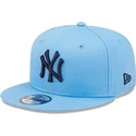 niebieska-czapka-z-daszkiem-snapback-z-niebieskim-logo-9fifty-league-essential-new-york-yankees-mlb-od-new-era