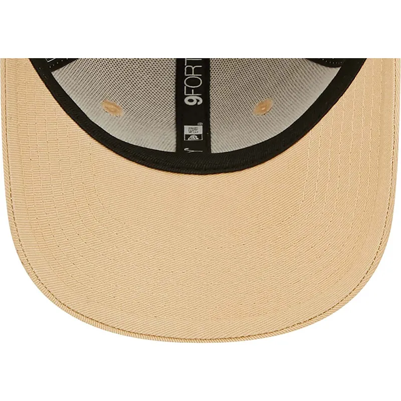 czapki-curva-bezowy-tasma-regulowana-dla-dziecka-marron-9forty-league-essential-new-york-yankees-mlb-new-era
