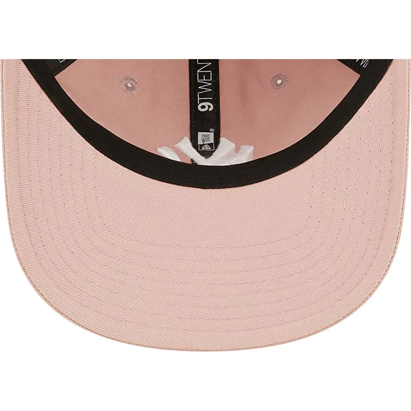 czapki-curva-roz-tasma-regulowana-9twenty-league-essential-new-york-yankees-mlb-new-era czapki-curva-roz-tasma-regulowana-9twenty-league-essential-new-york-yankees-mlb-new-era