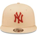 czapki-plana-bezowy-snapback-9fifty-league-essential-new-york-yankees-mlb-new-era