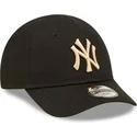 czapki-curva-czarny-tasma-regulowana-dla-dziecka-pequeno-9forty-league-essential-new-york-yankees-mlb-new-era