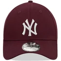 czapki-curva-czerwony-dopasowany-granate-39thirty-league-essential-new-york-yankees-mlb-new-era