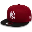czapka-z-daszkiem-plaska-czerwona-i-czarna-snapback-9fifty-colour-block-new-york-yankees-mlb-od-new-era