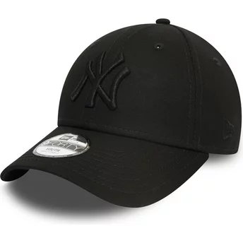 Czarna, regulowana czapka z daszkiem dla chłopca z czarnym logo 9FORTY League Essential New York Yankees MLB od New Era