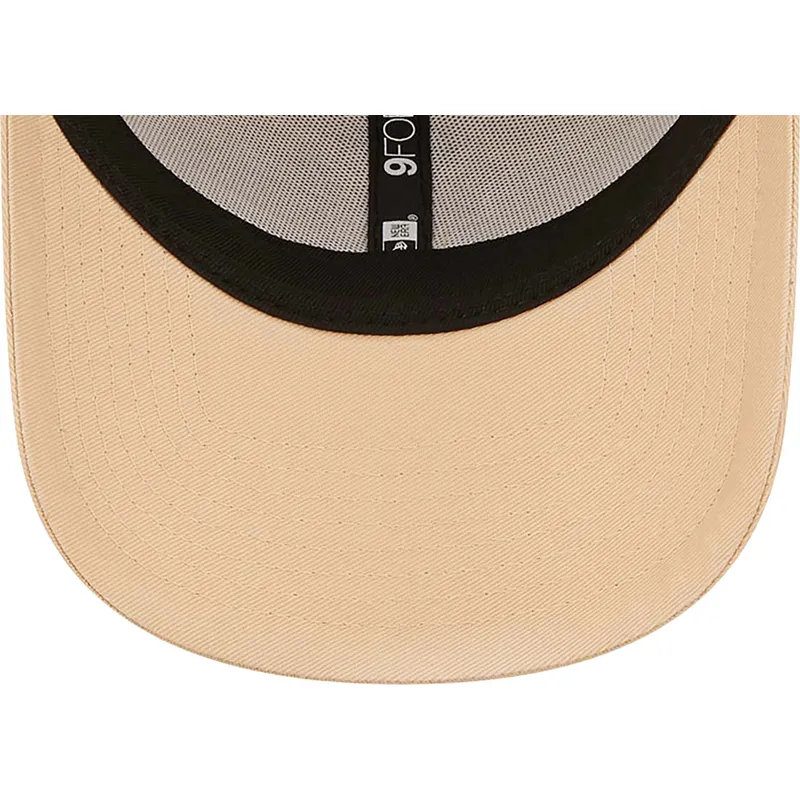 czapki-curva-bezowy-tasma-regulowana-marron-9forty-league-essential-new-york-yankees-mlb-new-era czapki-curva-bezowy-tasma-regulowana-marron-9forty-league-essential-new-york-yankees-mlb-new-era