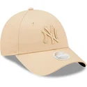czapki-curva-bezowy-tasma-regulowana-9forty-league-essential-new-york-yankees-mlb-new-era