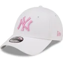 czapki-curva-bialy-tasma-regulowana-dla-dziecka-rosa-9forty-league-essential-new-york-yankees-mlb-new-era