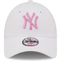 czapki-curva-bialy-tasma-regulowana-dla-dziecka-rosa-9forty-league-essential-new-york-yankees-mlb-new-era