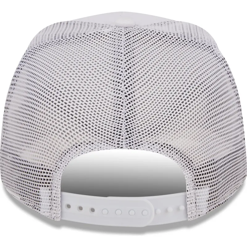 czapki-curva-bialy-snapback-a-frame-bob-esponja-new-era