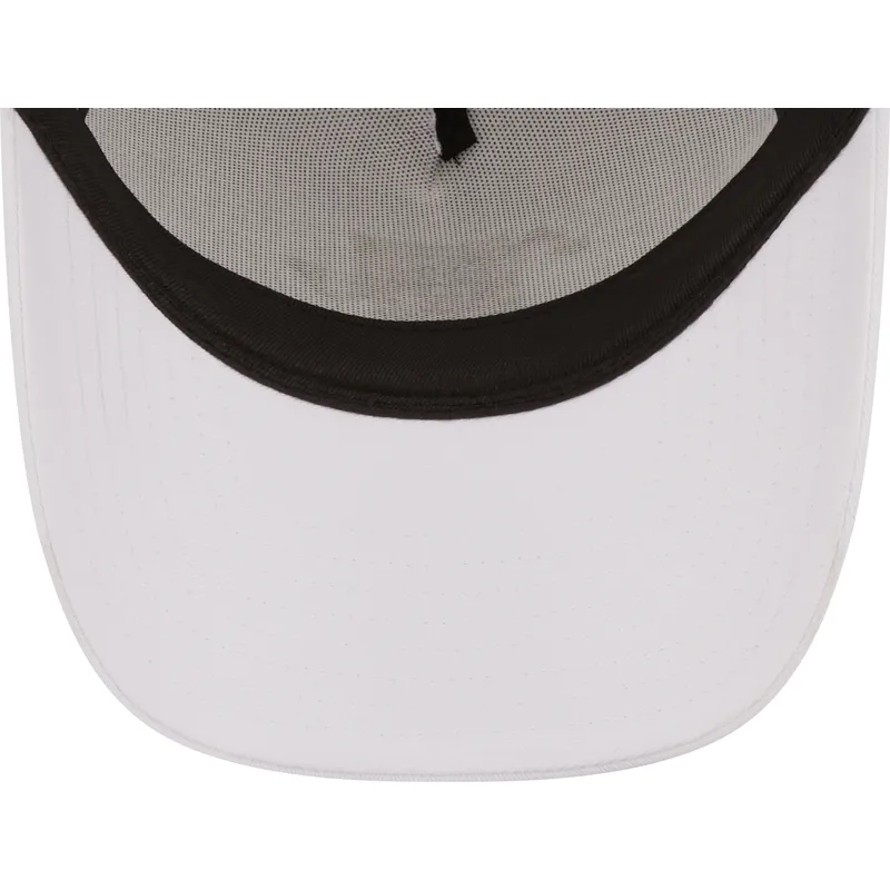 czapki-curva-bialy-snapback-a-frame-bob-esponja-new-era