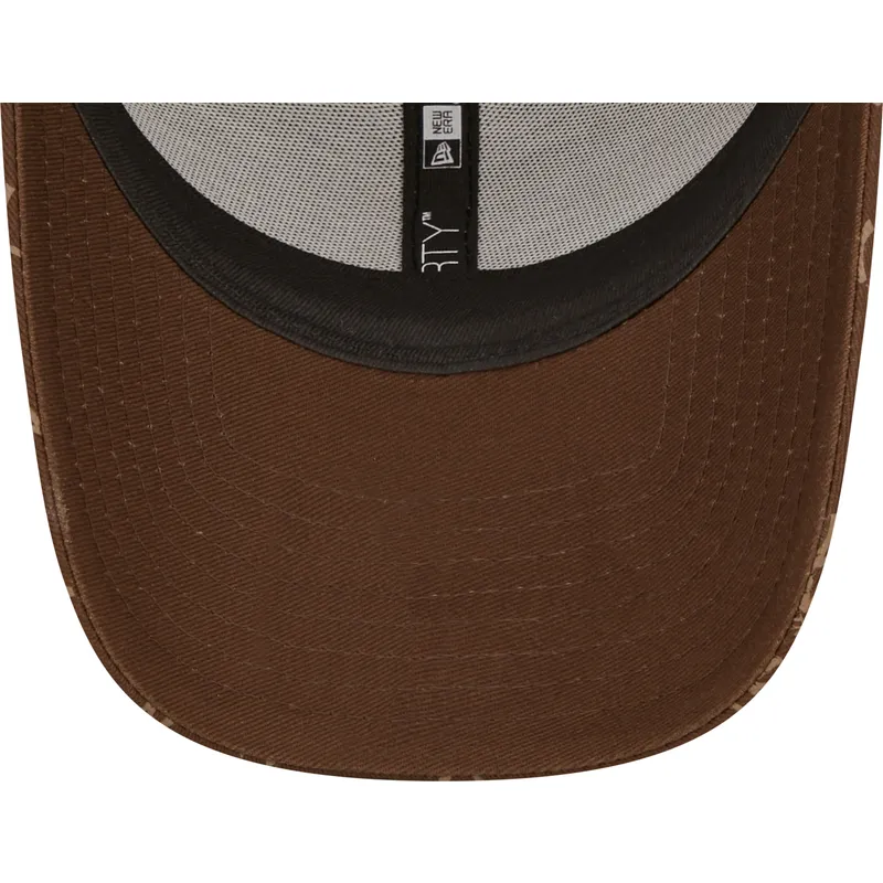 czapki-curva-brazowy-tasma-regulowana-9forty-monogram-new-york-yankees-mlb-new-era czapki-curva-brazowy-tasma-regulowana-9forty-monogram-new-york-yankees-mlb-new-era