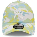 czapki-curva-zielony-tasma-regulowana-9forty-all-over-print-seasonal-new-york-yankees-mlb-new-era