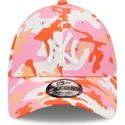 czapki-curva-roz-tasma-regulowana-9forty-all-over-print-seasonal-new-york-yankees-mlb-new-era