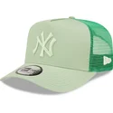 jasnozielona-czapka-trucker-z-zielonym-logo-a-frame-tonal-mesh-new-york-yankees-mlb-od-new-era